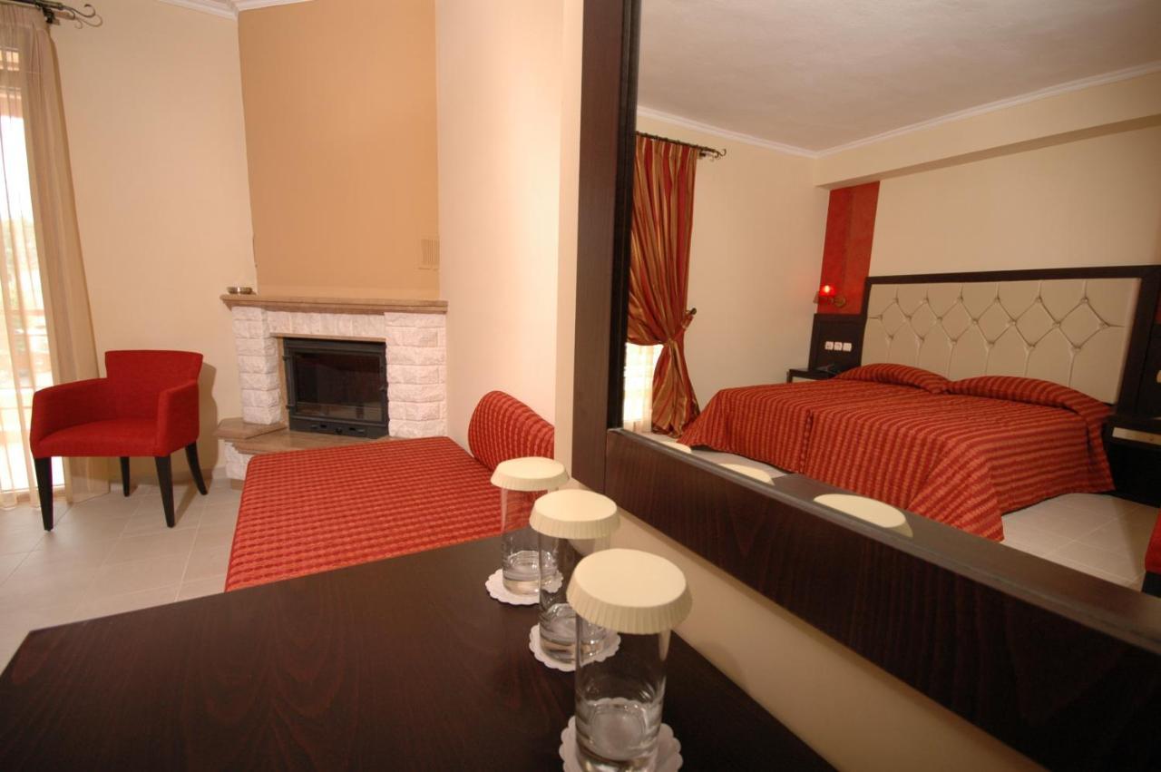 4 Epoxes Hotel Spa Káto Loutrákion الغرفة الصورة