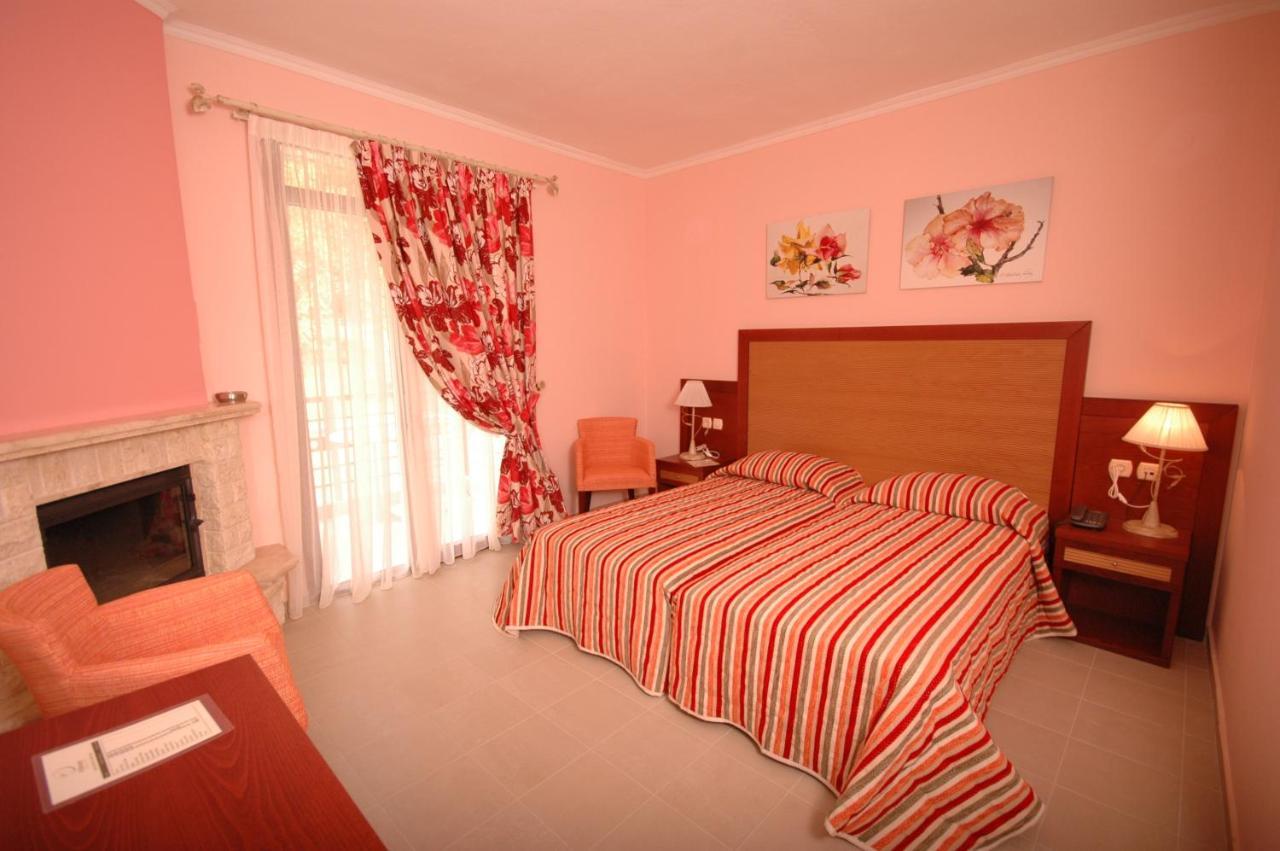 4 Epoxes Hotel Spa Káto Loutrákion الغرفة الصورة