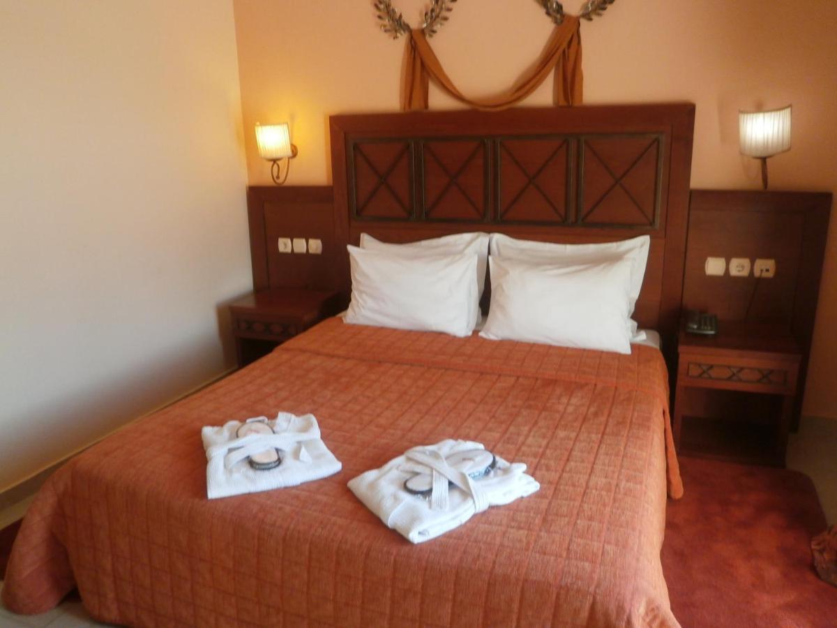 4 Epoxes Hotel Spa Káto Loutrákion الغرفة الصورة