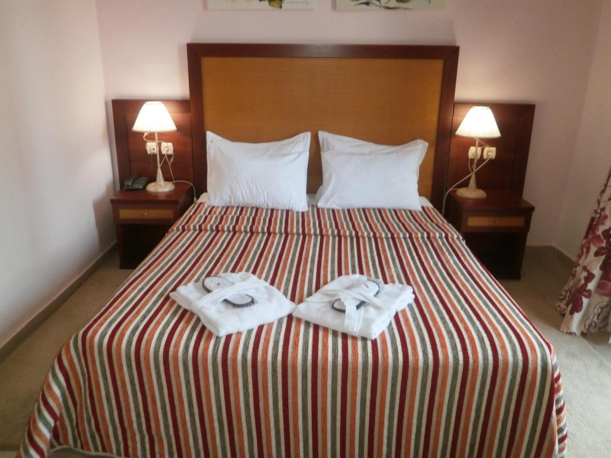 4 Epoxes Hotel Spa Káto Loutrákion الغرفة الصورة