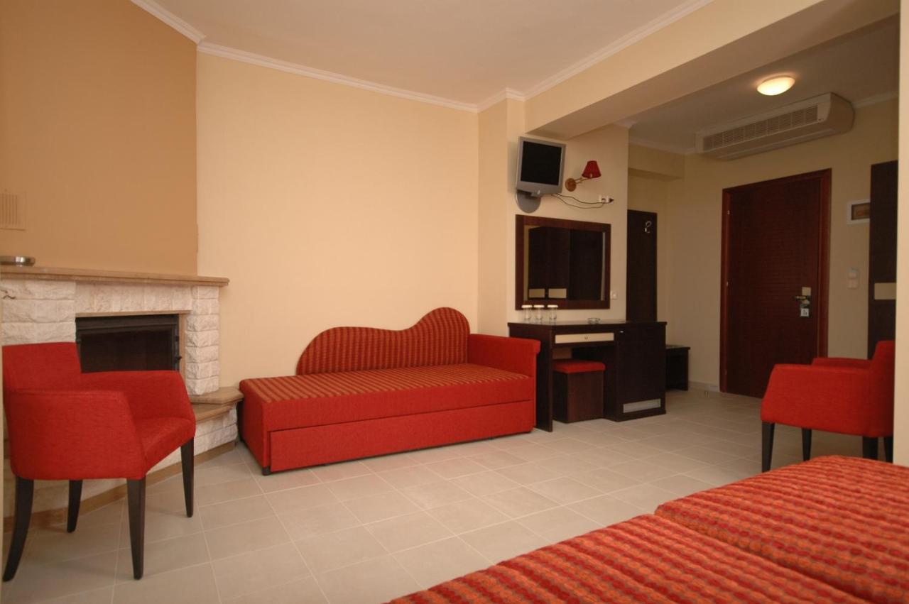 4 Epoxes Hotel Spa Káto Loutrákion الغرفة الصورة